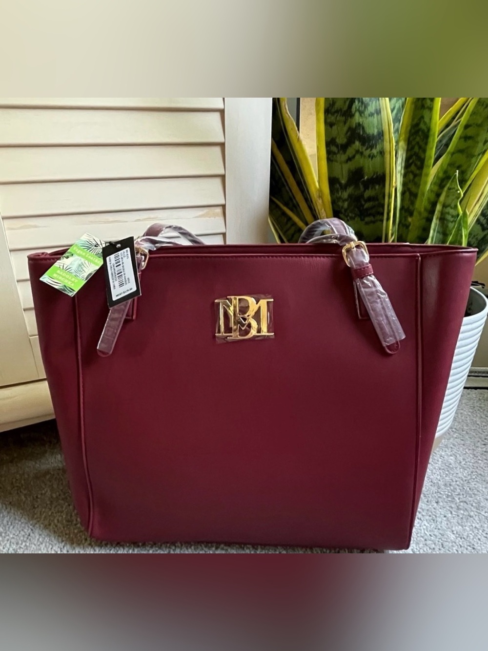 NWT Badgley Mischka Vegan
Leather Burgundy Tote